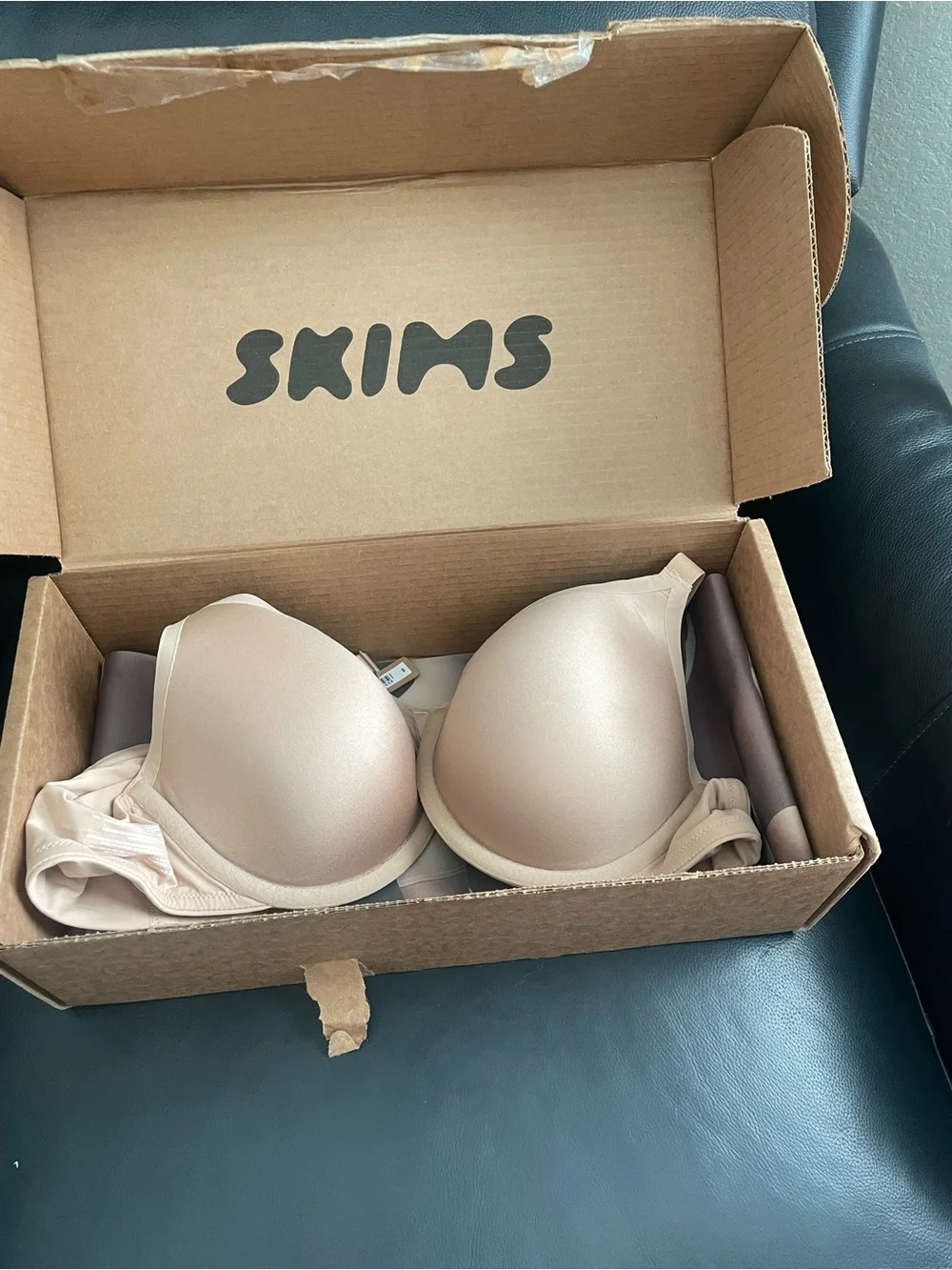 SKIMS Full Coverage Lightly Lined Bra in Clay